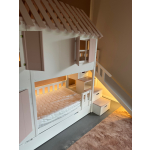 Sicheres Spiel-Etagenbett mit Treppe, Rutsche und hoher Absturzsicherung