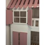 Haus Etagenbett mit Fenstern und Fensterläden