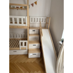 Etagenbett mit Treppe und Rutsche mit Dachoptik für Kinder