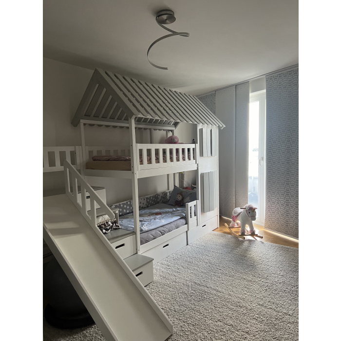 Hochbett mit Treppe