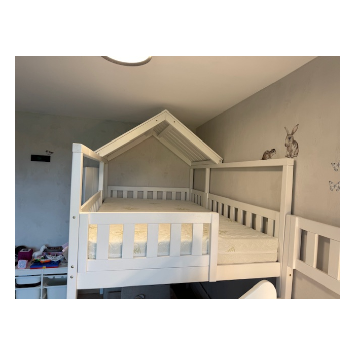 Etagenbett mit Treppe und Dach – einzigartiges Spielbett mit Rutsche für Kinderzimmer