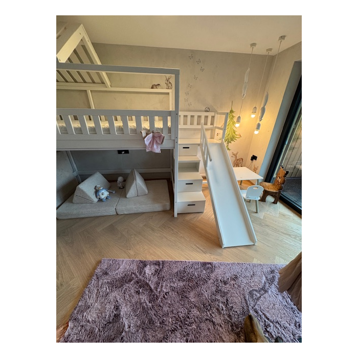 Individuelles Stockbett mit Dach und Treppe – Hochbett mit Spielrutsche in Österreich