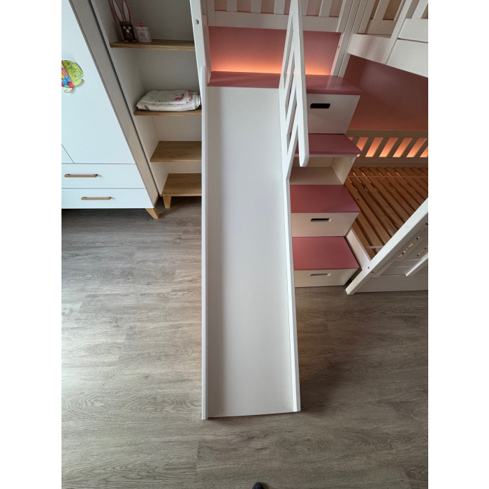 Abenteuerliches Stockbett mit Treppe, Rutsche und LED-Lichtern, kindersicher und robust, Größe 120x200.