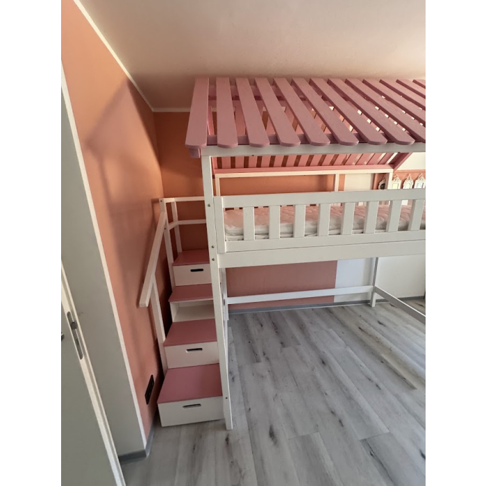 Maßgefertigtes Loftbett Köln mit Treppe