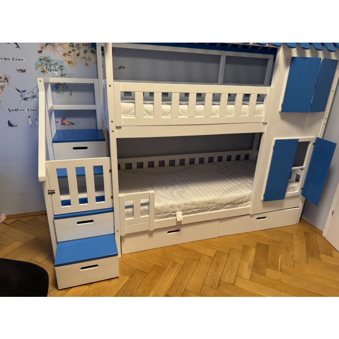 Kinderbett mit Treppe Linz individuell gefertigt