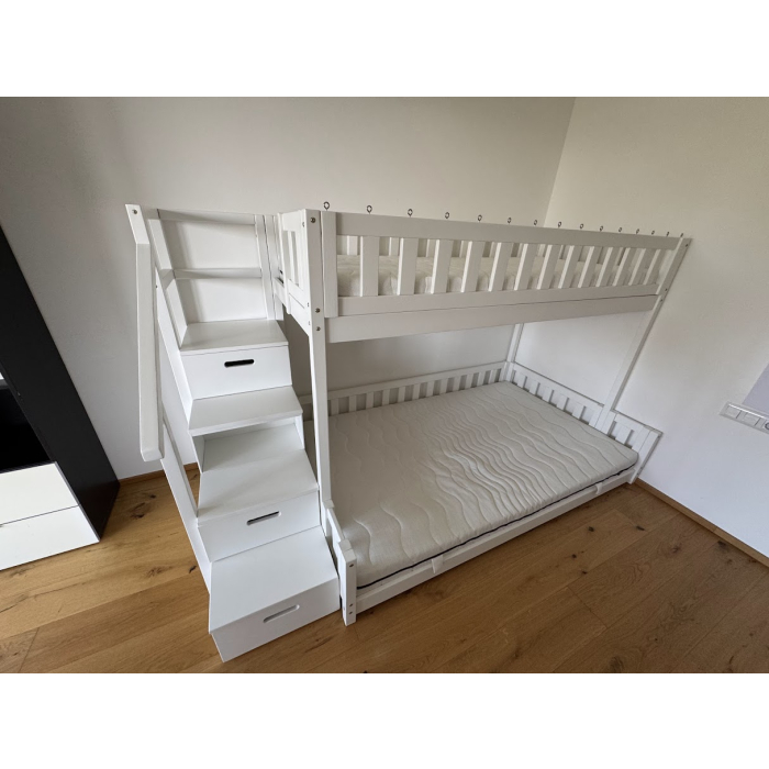 Familienbett 120x200 unten 90x200 oben mit Treppe