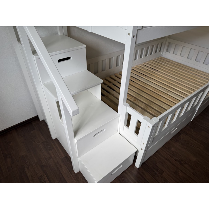 Handgefertigtes Etagenbett aus Massivholz für hochwertige Kinderzimmer