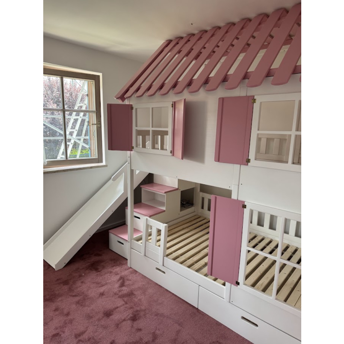 Etagenbett mit großem Spielplatz, Spielplattform, Treppe und Rutsche aus Massivholz
