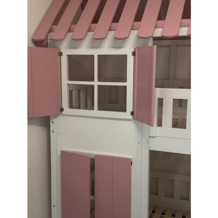 Haus Etagenbett mit Fenstern und Fensterläden