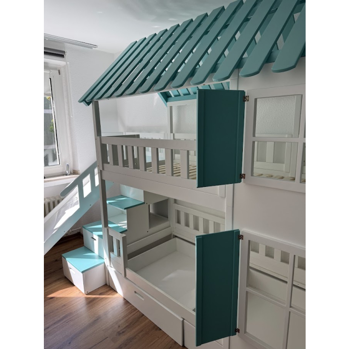 Etagenbett mit Treppe und Rutsche Bochum mit Dach und Fenstern
